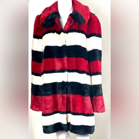 Alice + Olivia Kinsley Oversized Stripe Faux Fur Coat - Picture 3 of 13